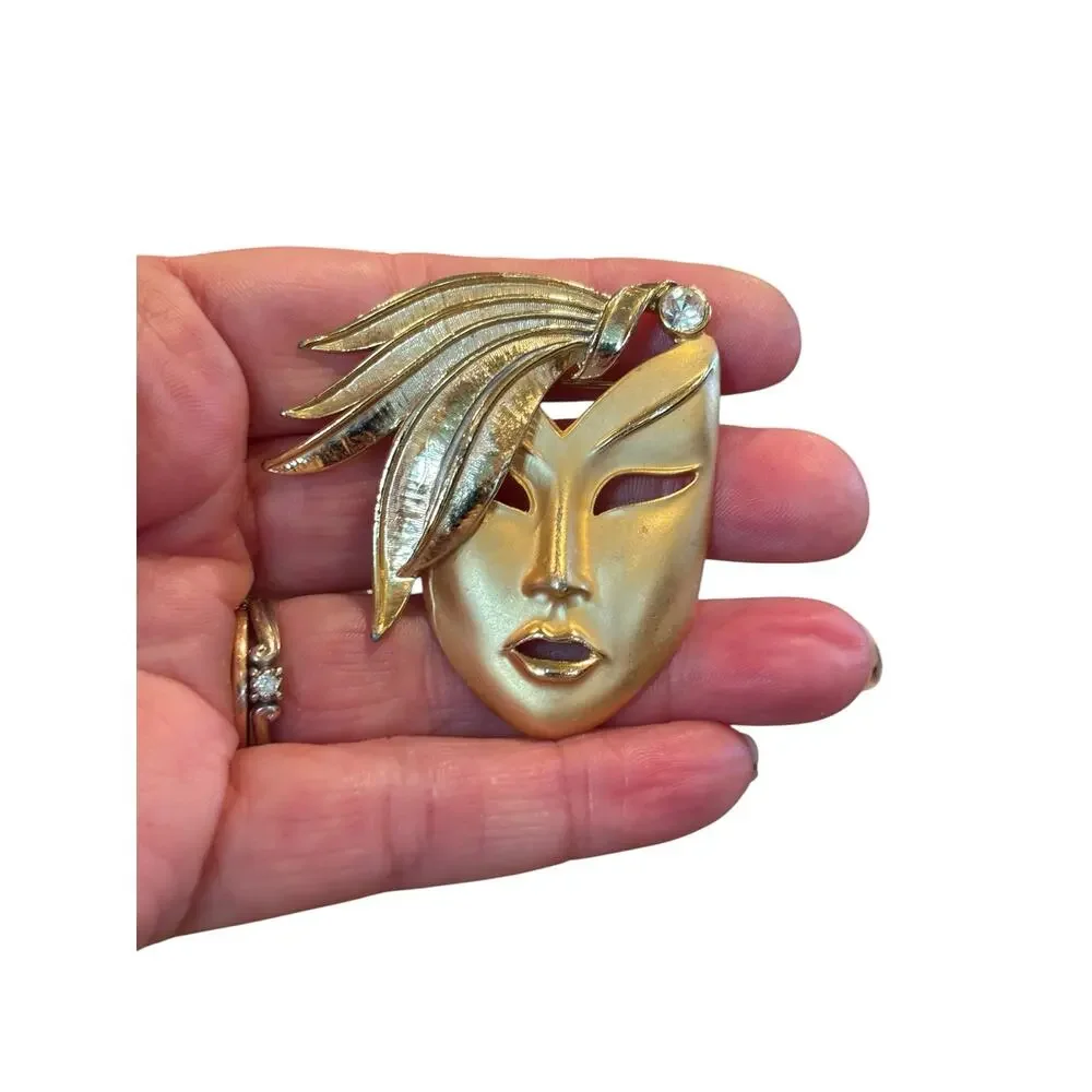 Vintage Gold Tone Theater Mask Brooch Rhinestone Feather Venetian Mardi Gras Pin